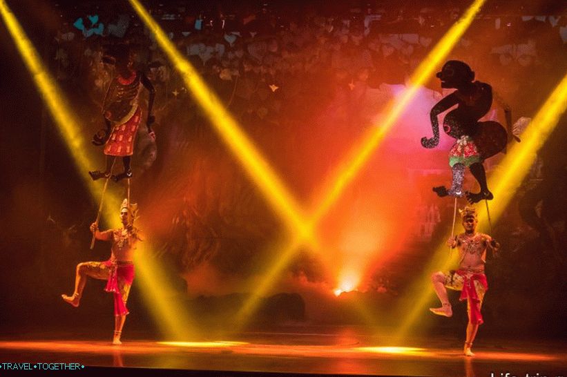 Show Alcazar u Pattaya - moj pregled transvestita emisija