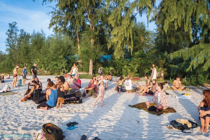 Shritana (plaža Sri Thanu) i Ao Niad (Ao Niad) - raj za djecu i jogije na Phanganu