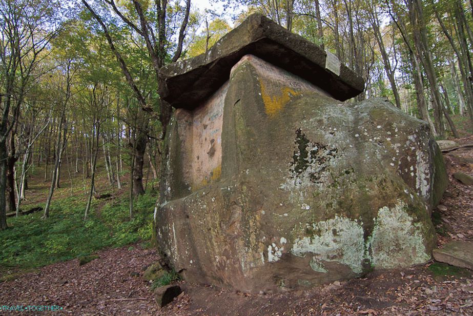 Dolmen u šumi blizu Tuapse