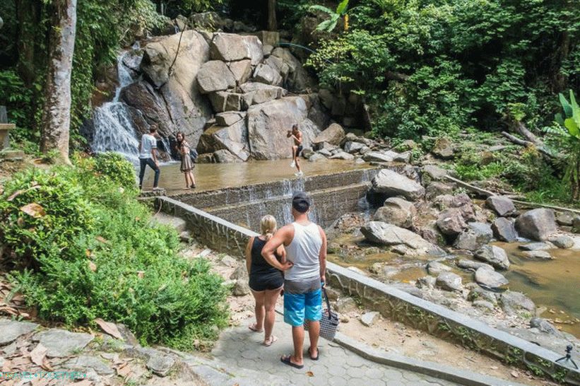 Kathu Falls u Phuketu - napušteni orijentir