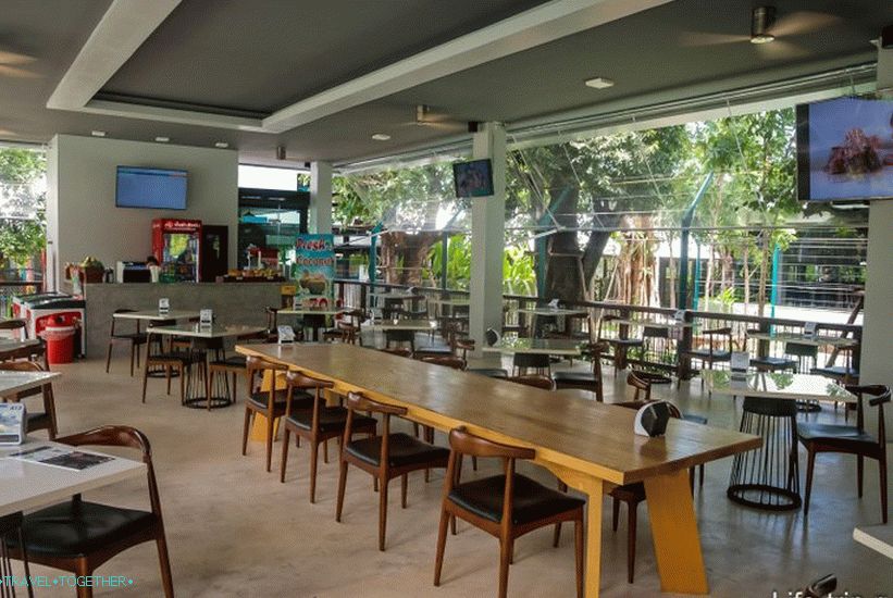 Stolovi otvoreni kafe